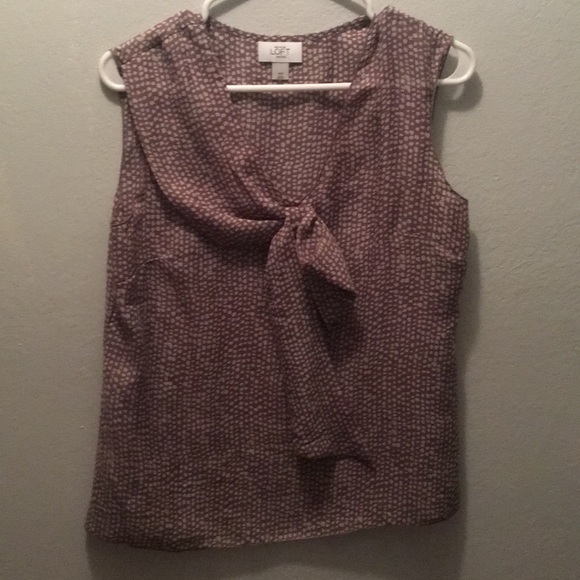 Loft Sleeveless 100% polyester top. Good condition - Picture 1 of 3